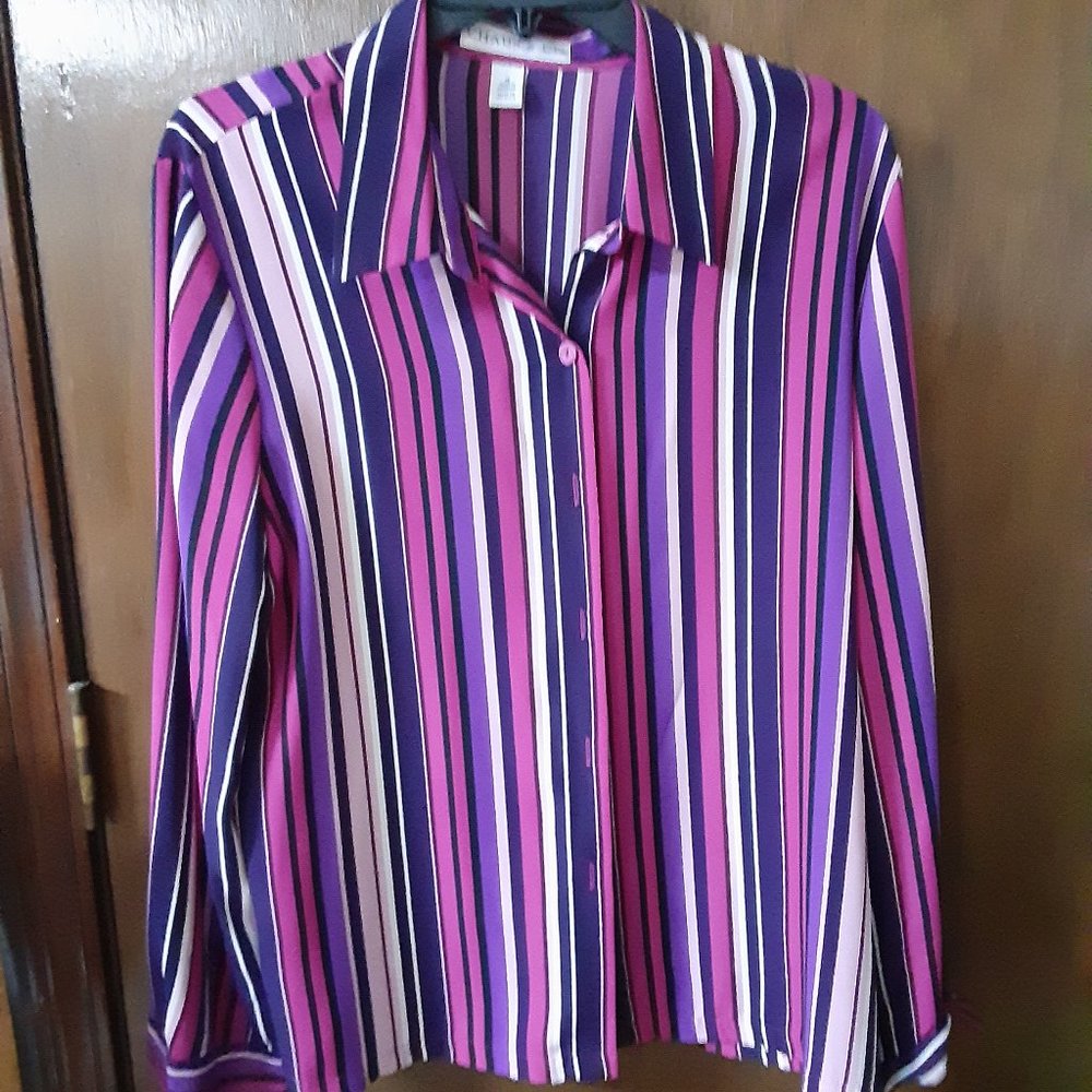 LONG SLEEVE BUTTON FRONT SHADES OF PURPLE BLOUSE.  SIZE 16